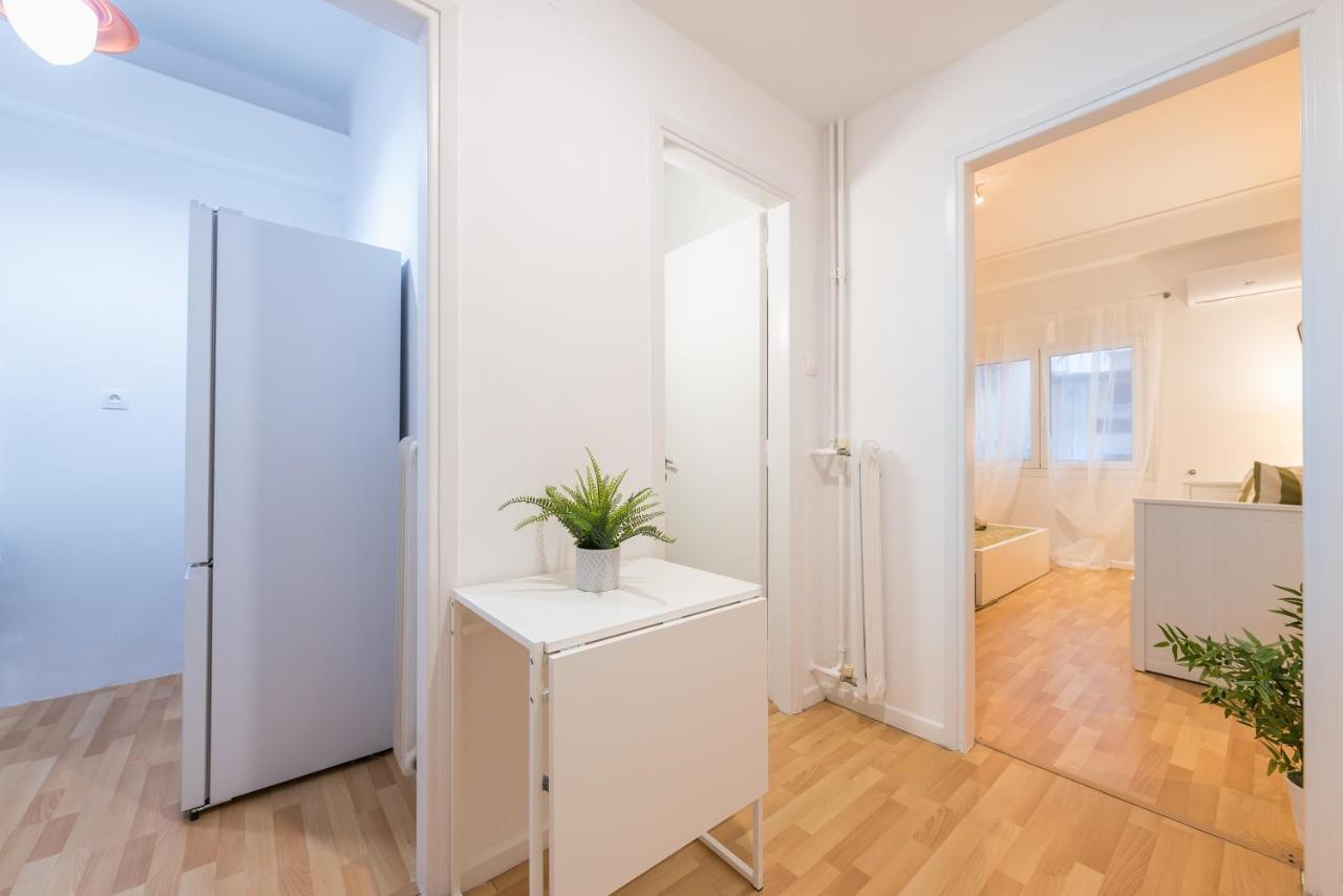 Apartment At Megaro Mousikis St Semi Basement 1Bed 2 Pers Ateny Zewnętrze zdjęcie