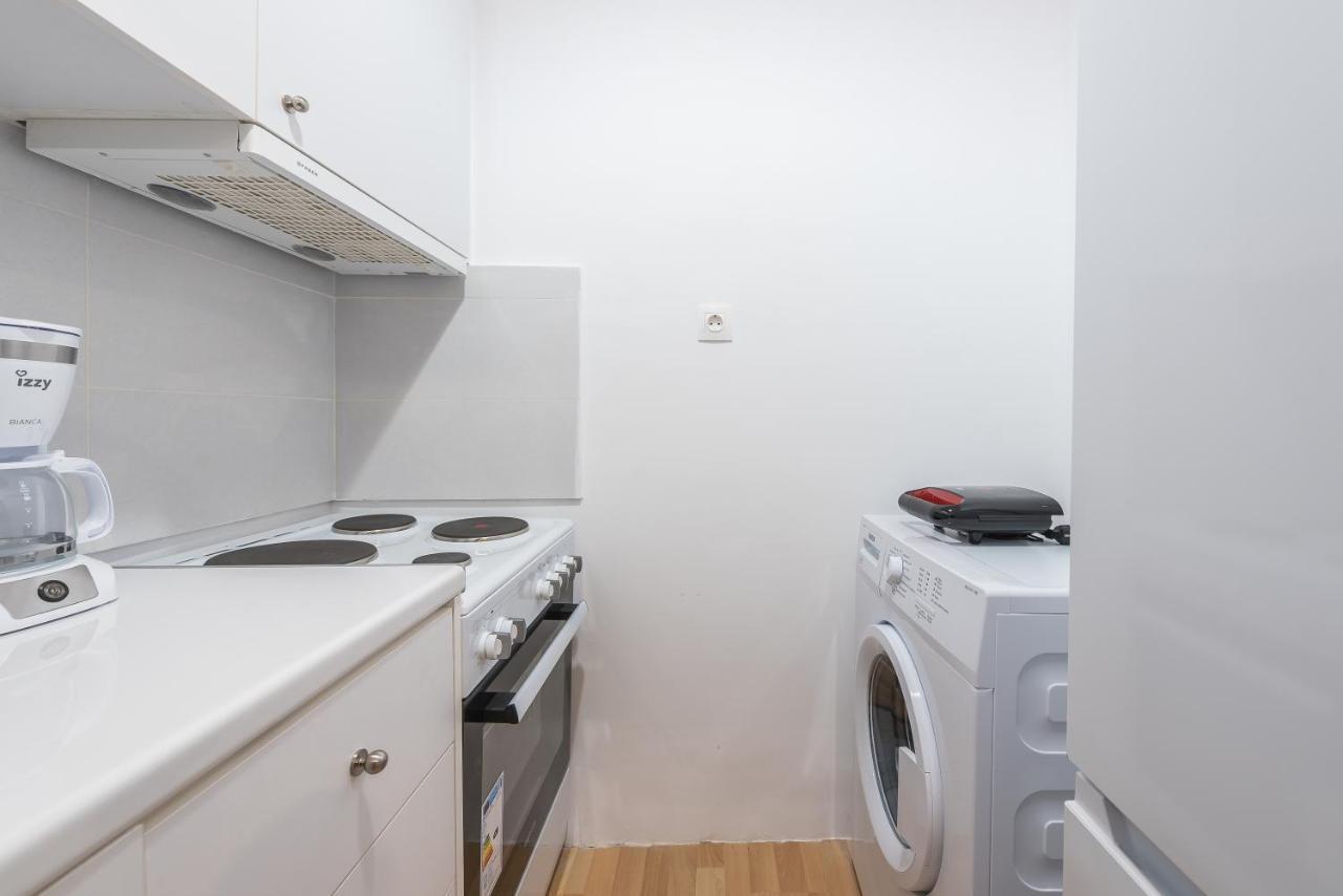 Apartment At Megaro Mousikis St Semi Basement 1Bed 2 Pers Ateny Zewnętrze zdjęcie